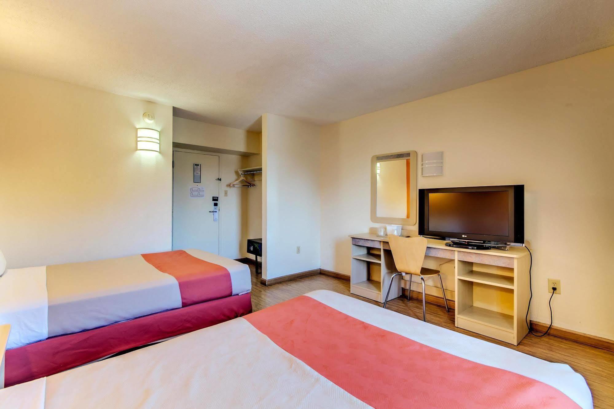 Hotel 6-washington, Dc